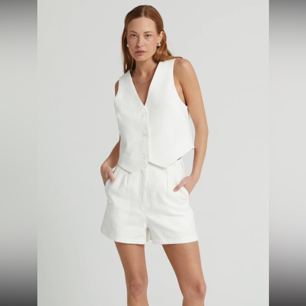 Almina Concept White Linen Vest & Pleated Shorts Set
